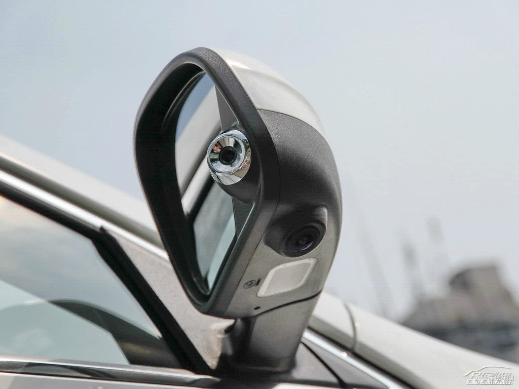 ɰ׼{ǽ݃(yu)6 SUV܇^DƬ