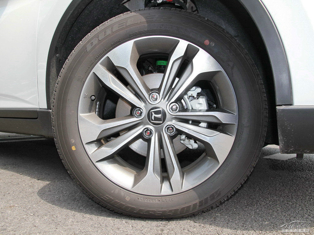 ɰ׼{ǽ݃(yu)6 SUV܇^DƬ