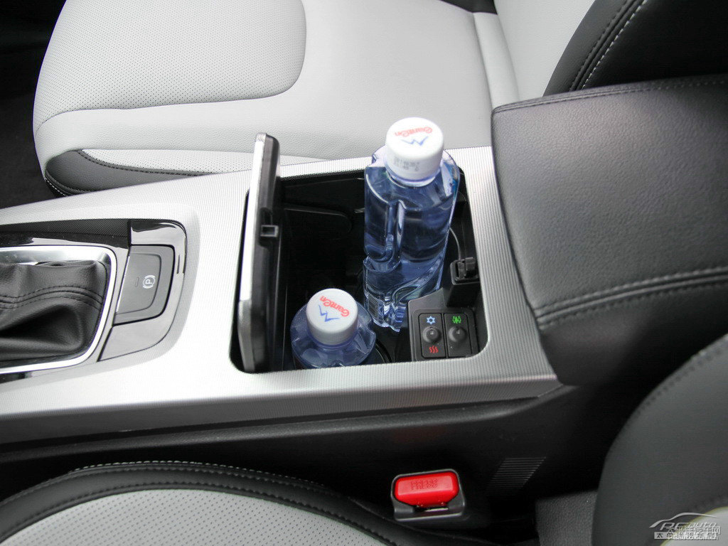 ɰ׼{ǽ݃(yu)6 SUV(ch)ggDƬ
