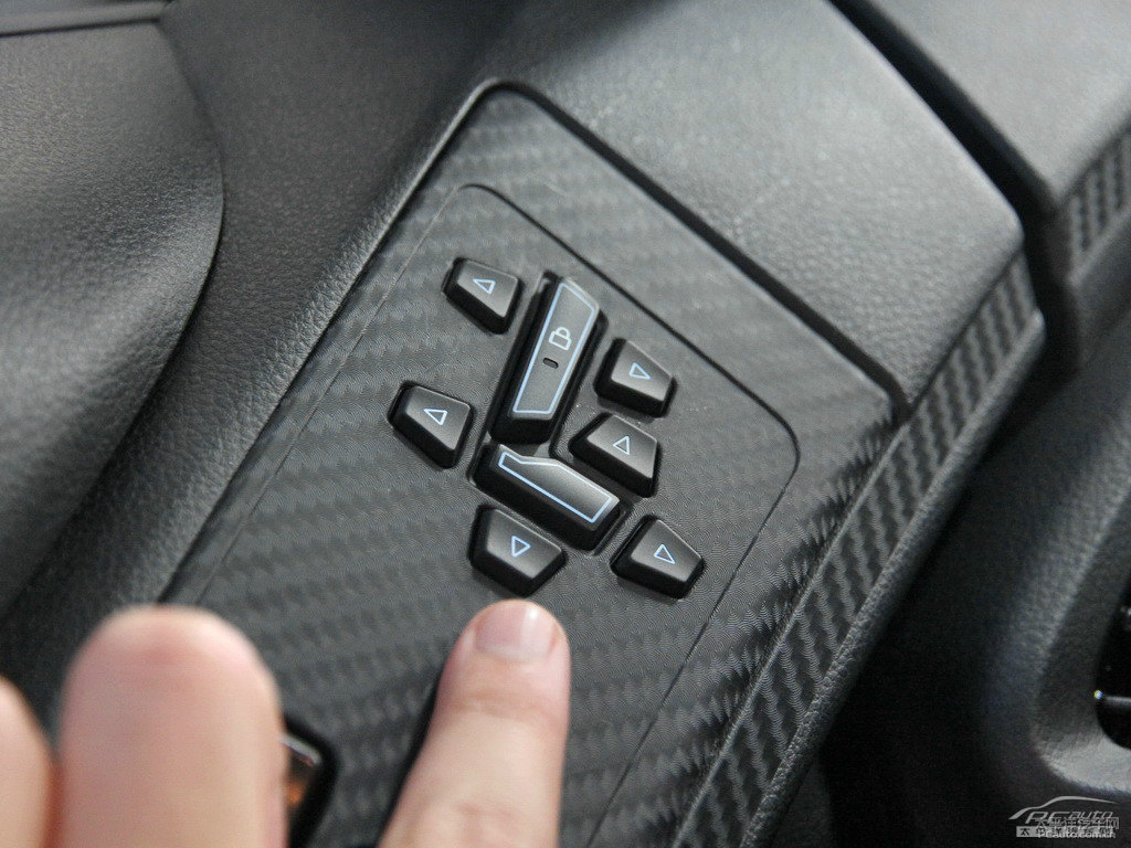 ɰ׼{ǽ݃(yu)6 SUV΃(ni)DƬ