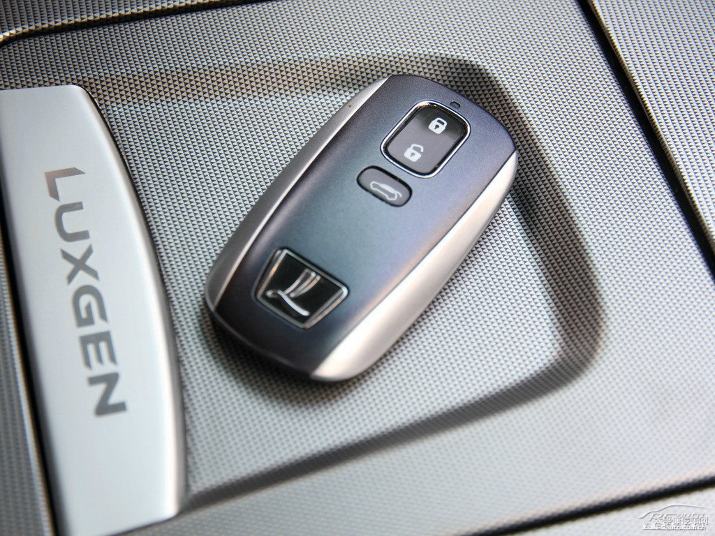 ɰ׼{ǽ݃(yu)6 SUV(x)(ji)(x)(ji)DƬ