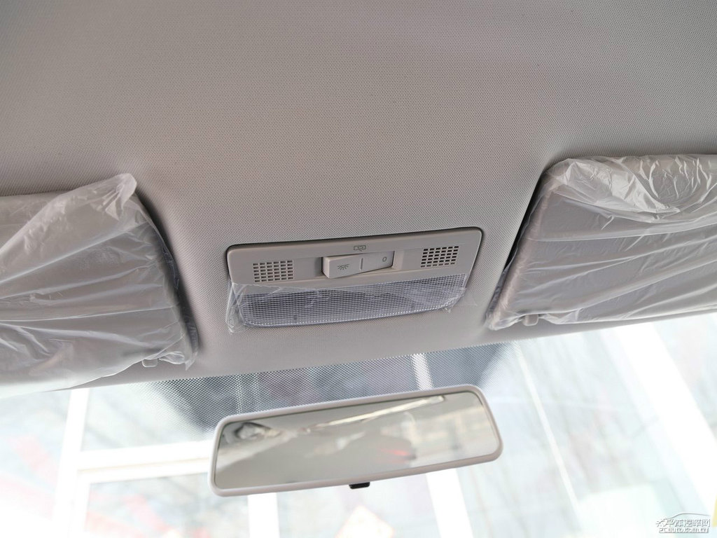 水晶銀寶來車廂內(nèi)飾圖片
