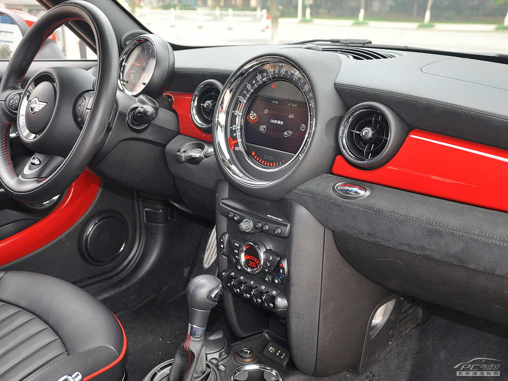 MINI JCW COUPE內(nèi)飾高清大圖