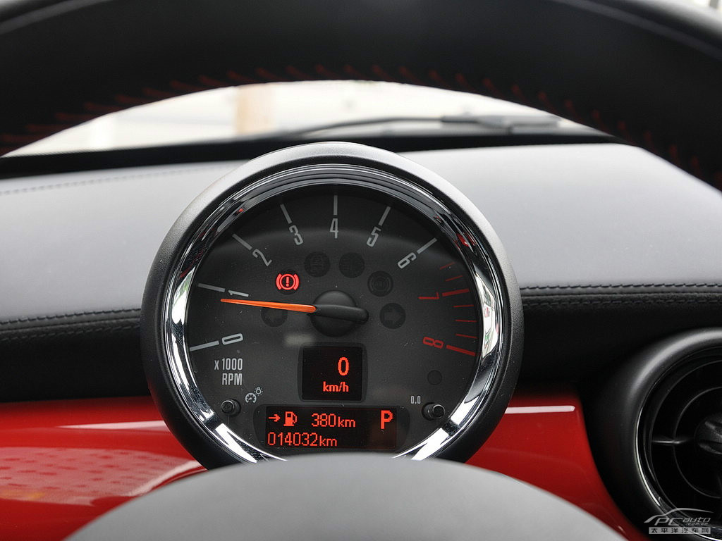MINI JCW COUPE內(nèi)飾高清大圖