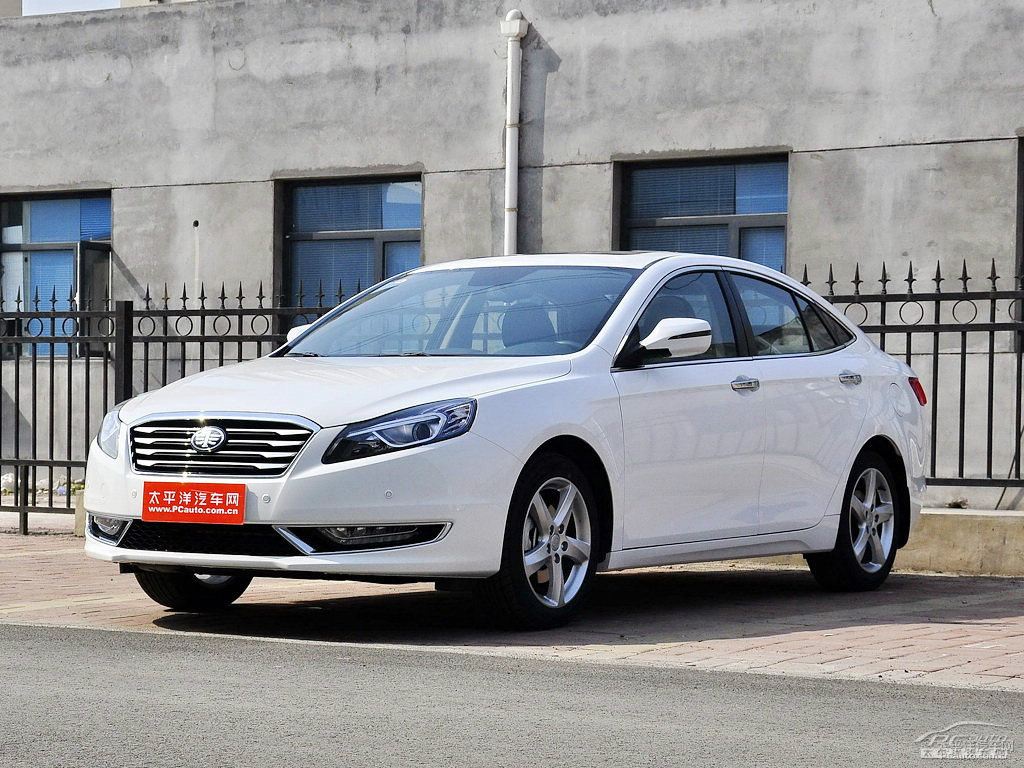 北極白奔騰B70整車(chē)外觀外觀圖片