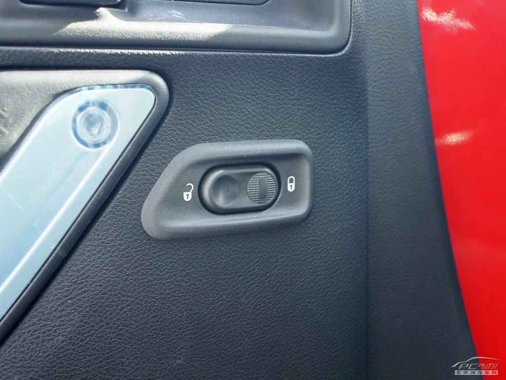 牧馬人內(nèi)飾高清大圖