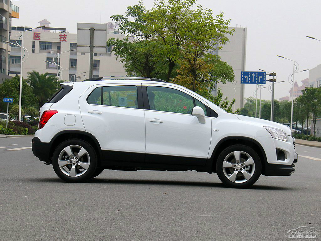 珍珠白創(chuàng)酷整車外觀外觀圖片