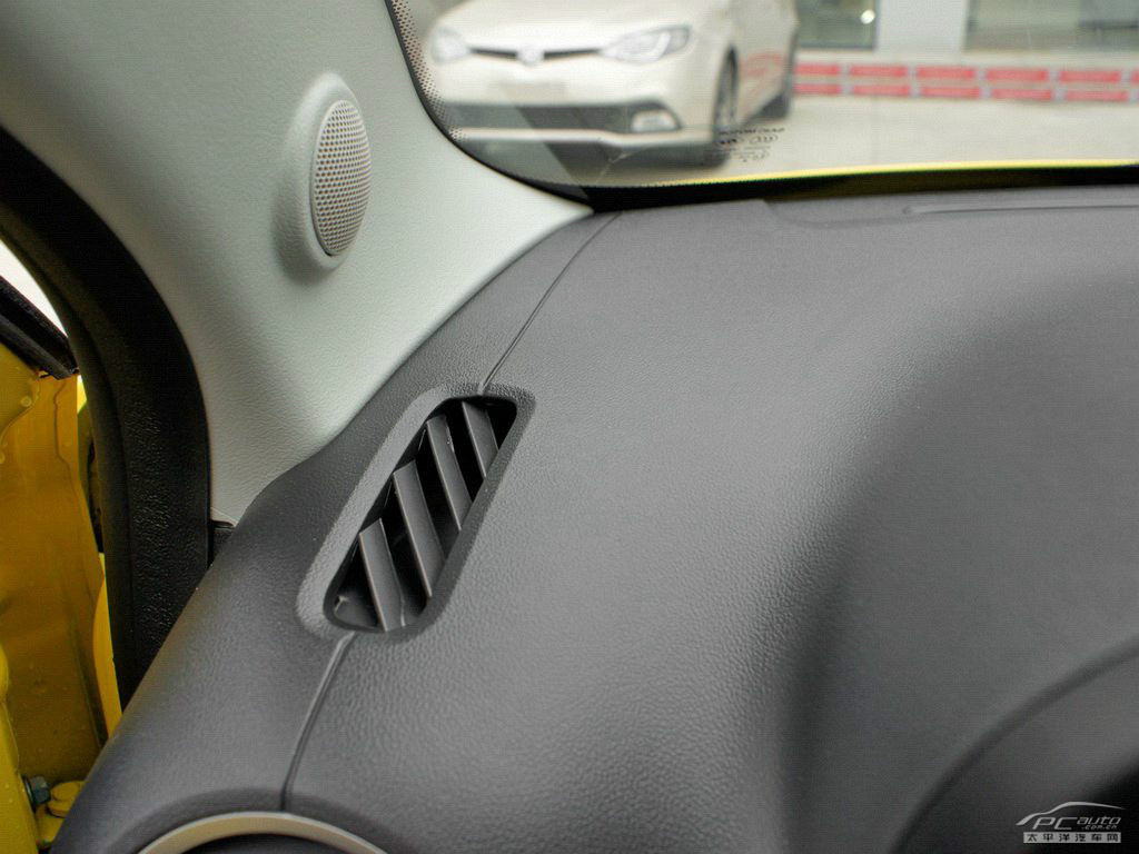 名爵3內(nèi)飾高清大圖