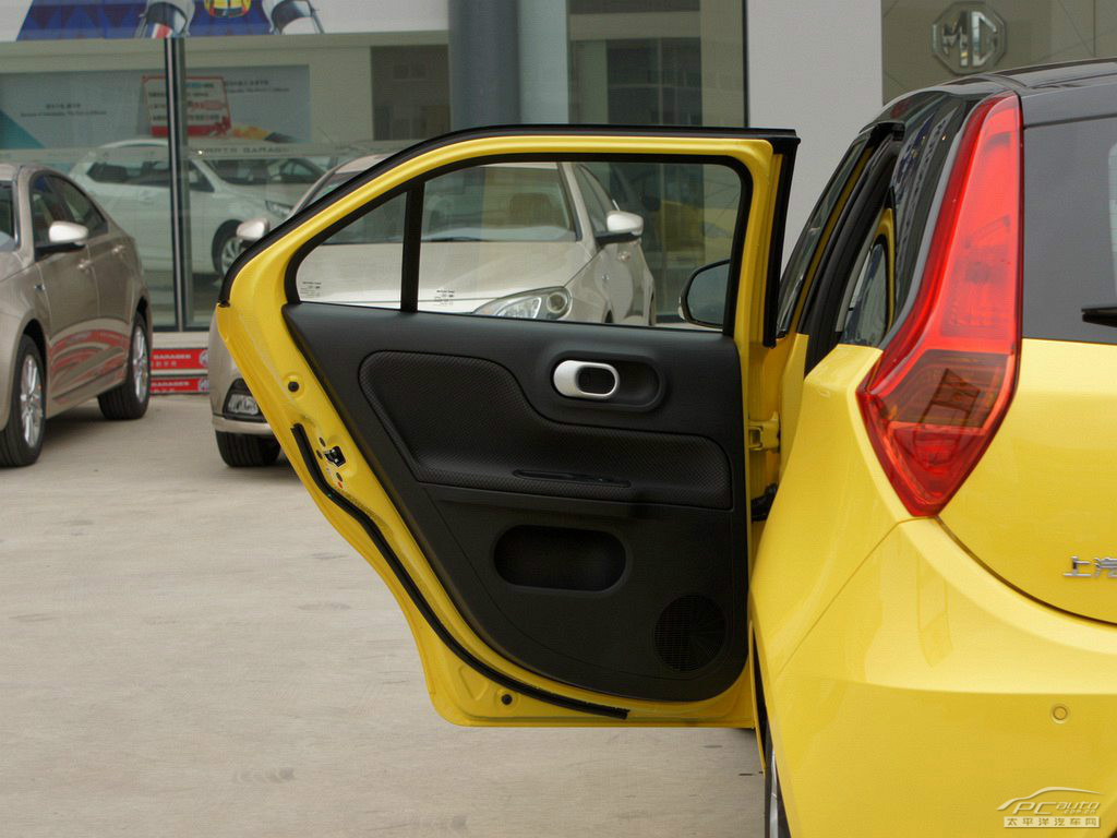 名爵3內(nèi)飾高清大圖