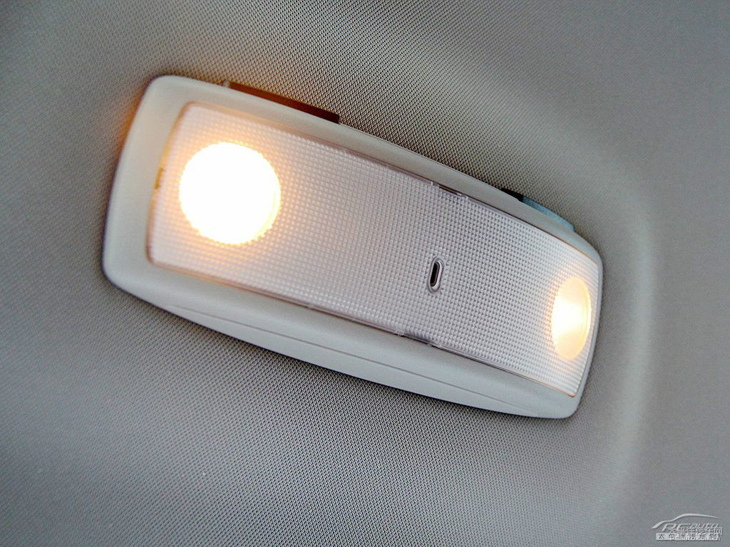 弗拉明戈紅沃爾沃S60車廂內(nèi)飾圖片