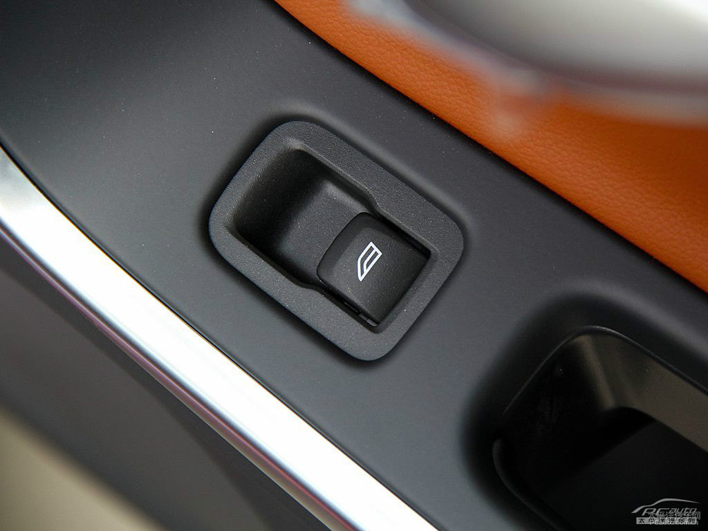 弗拉明戈紅沃爾沃S60車廂內(nèi)飾圖片