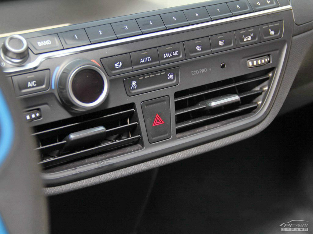 寶馬i3(進口)內(nèi)飾高清大圖