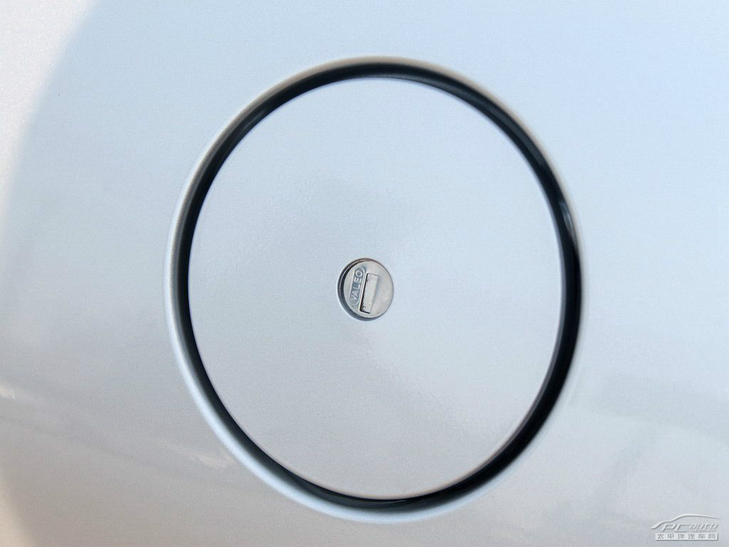 標(biāo)致207外觀高清大圖