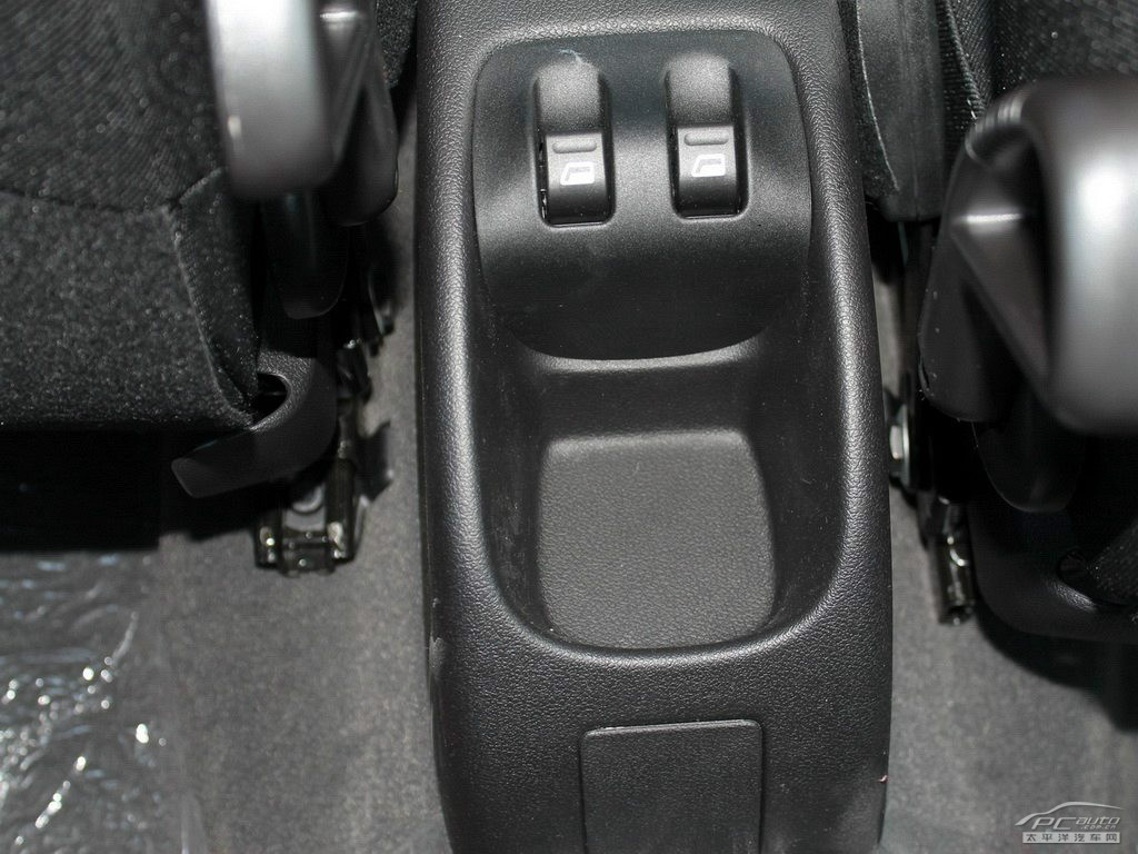 標致207空間高清大圖