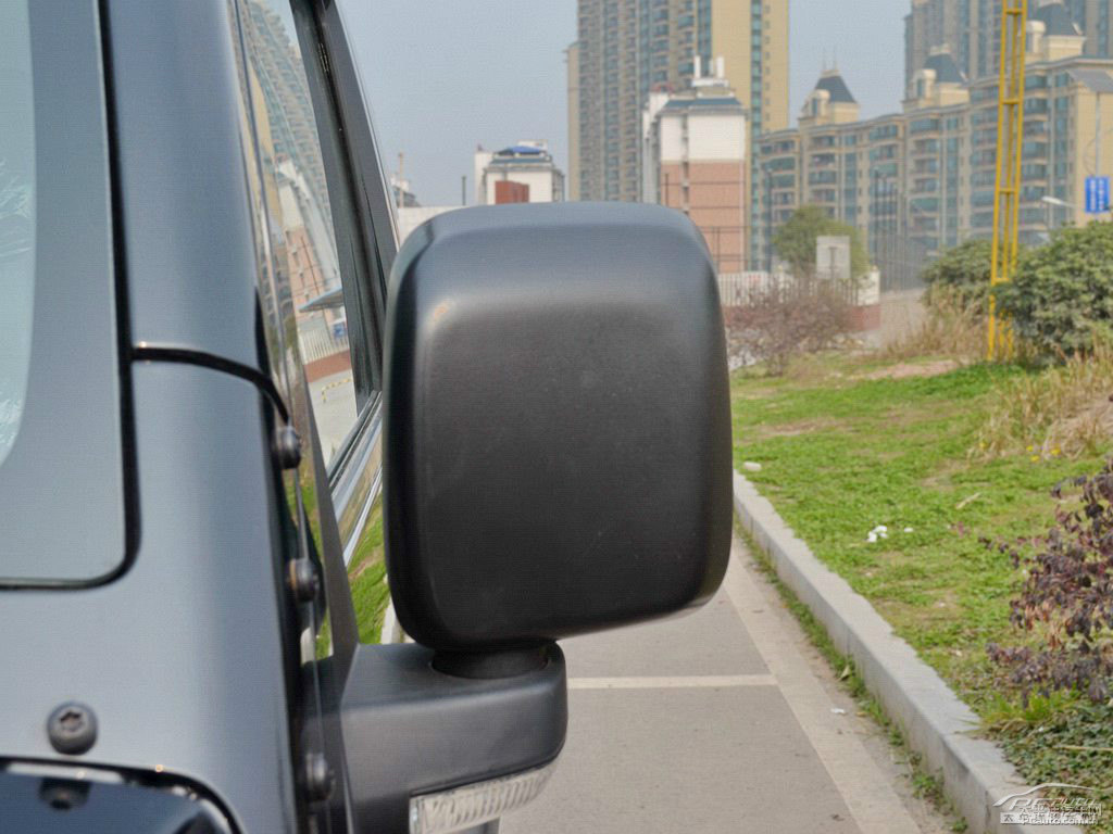 極夜黑北京BJ40車身外觀圖片