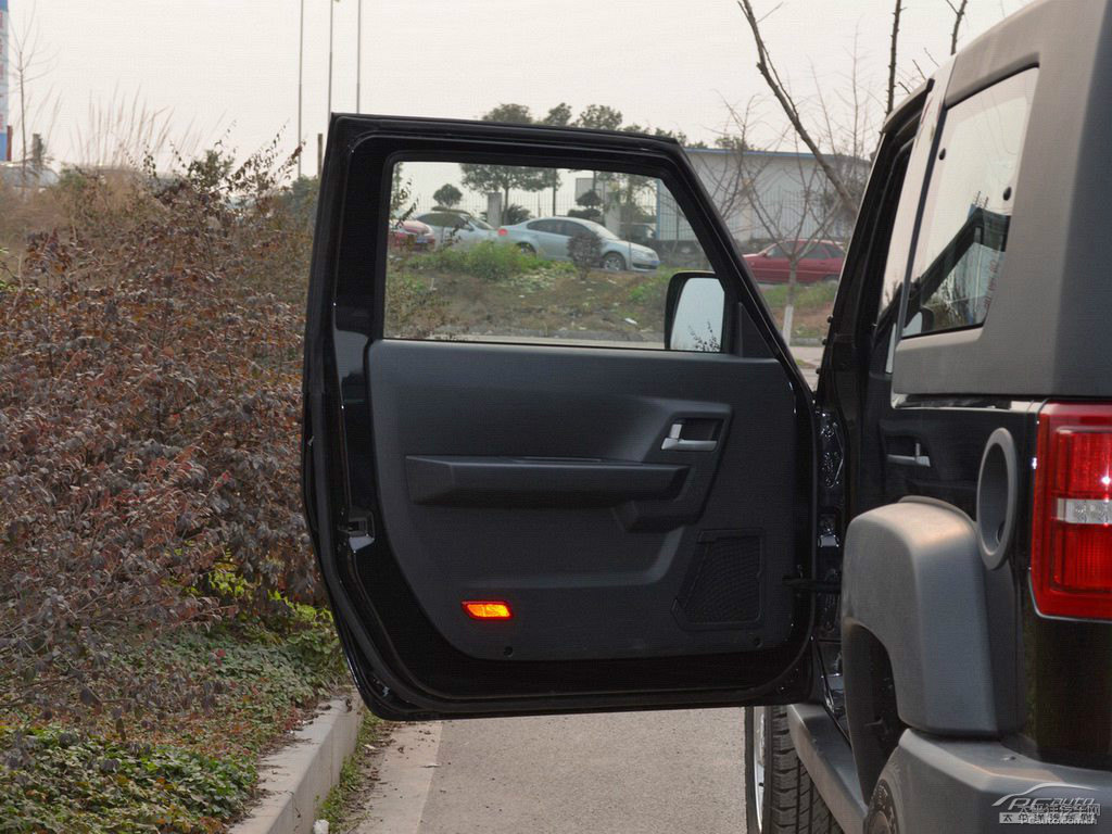 極夜黑北京BJ40車廂內(nèi)飾圖片