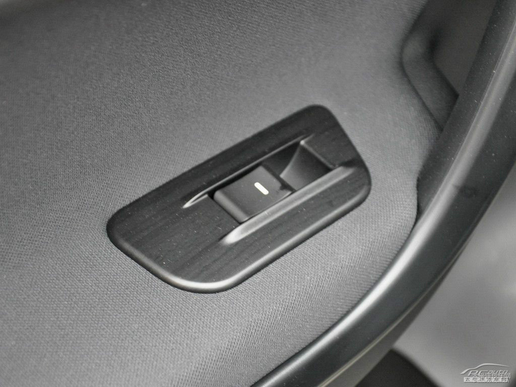 雅典黑傳祺GS5車廂內(nèi)飾圖片