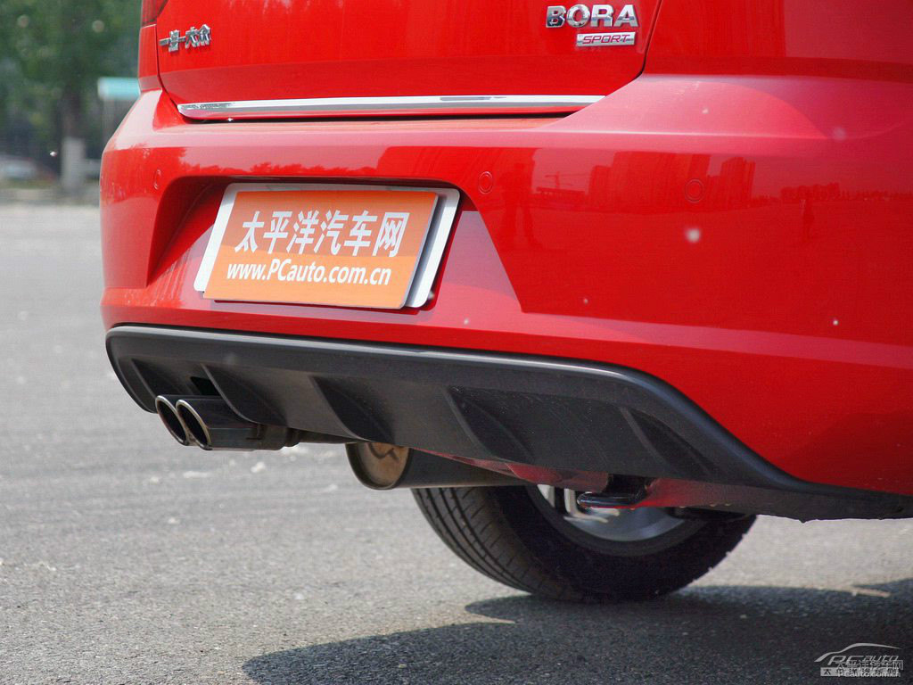 旋風(fēng)紅寶來(lái)車尾外觀圖片
