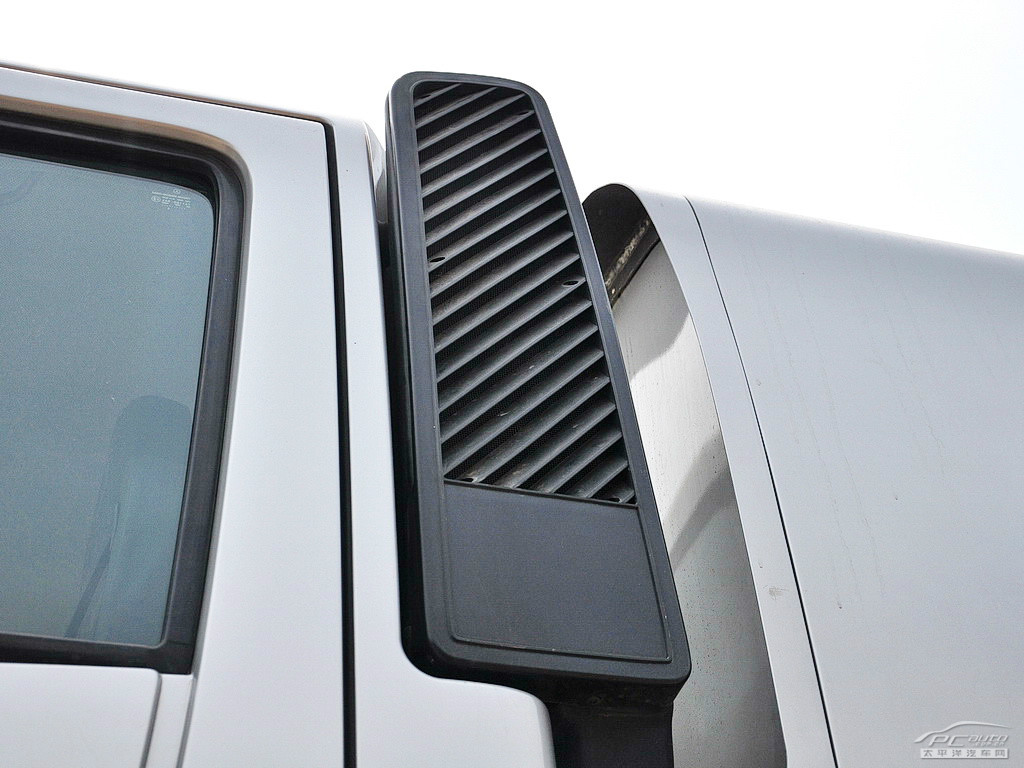 烏尼莫克U400外觀高清大圖