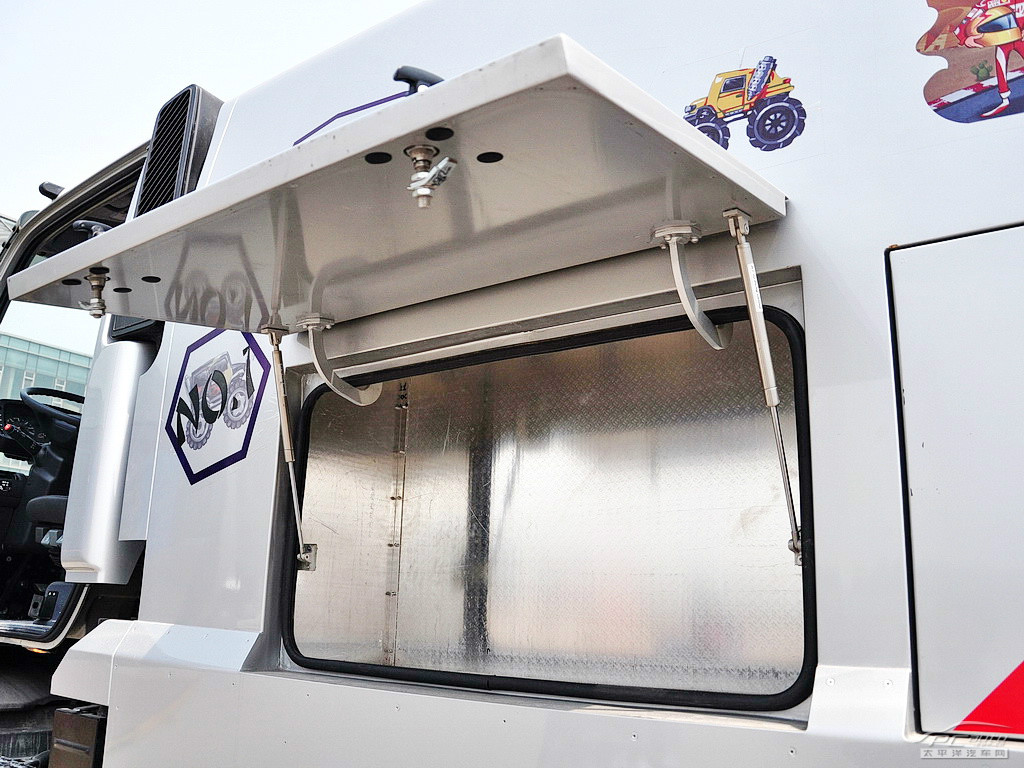 烏尼莫克U400外觀高清大圖