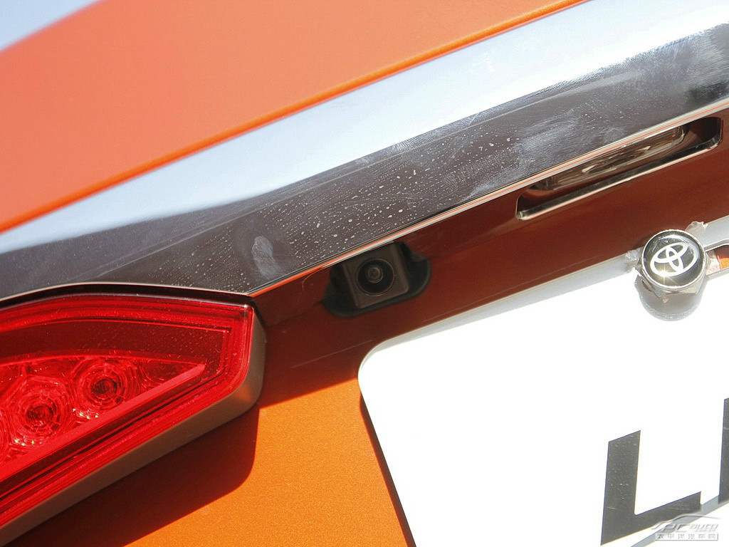 雷凌外觀高清大圖