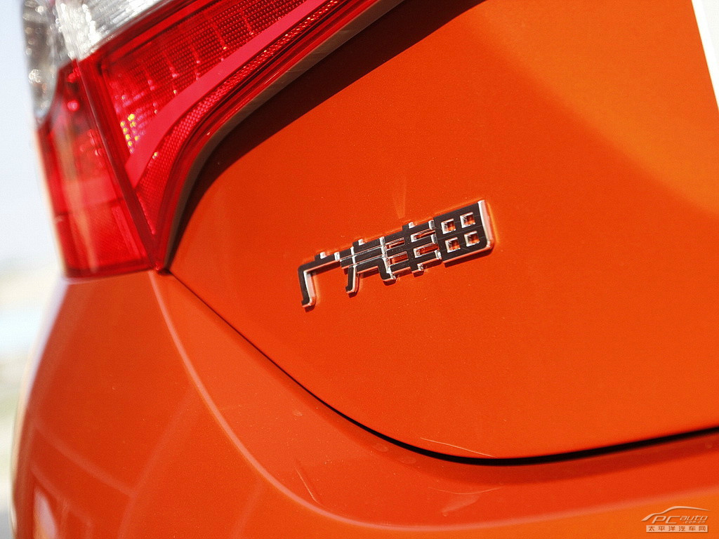 雷凌外觀高清大圖