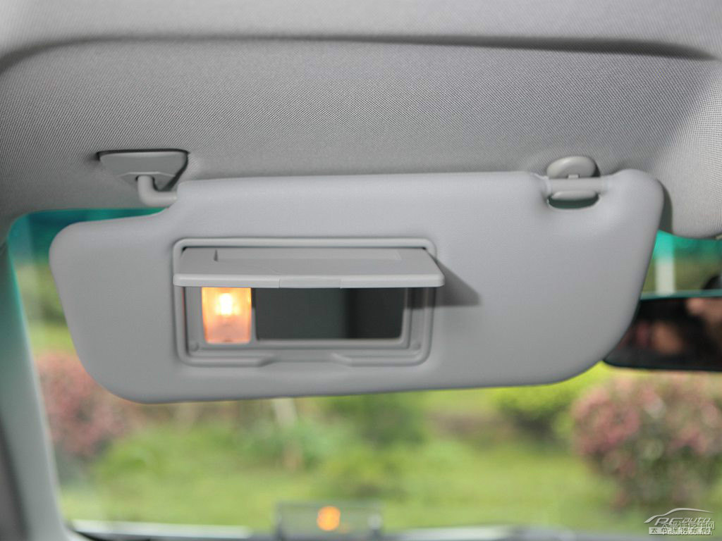 ɰ׼{ǽ݃(yu)6 SUV܇(ni)DƬ