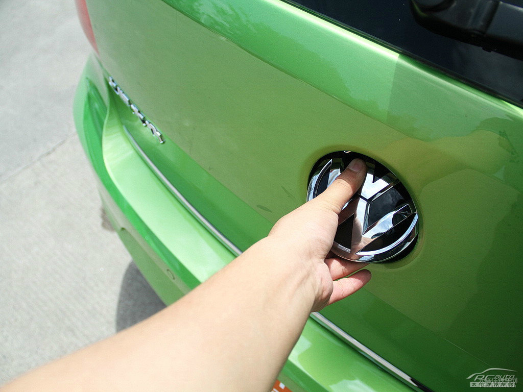 流光綠大眾Polo車身外觀圖片