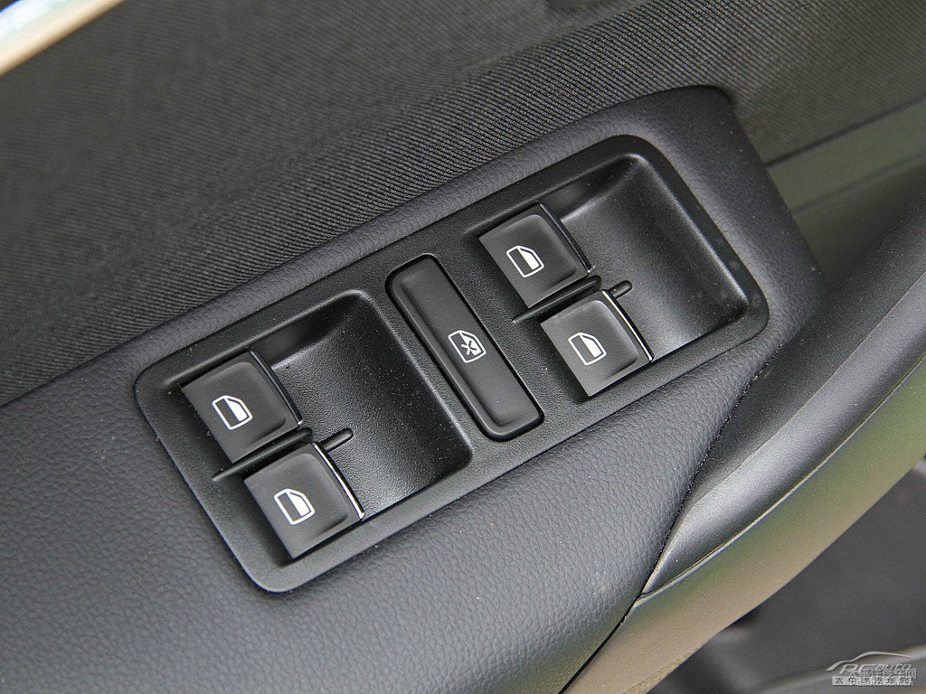 流光綠大眾Polo車廂內(nèi)飾圖片