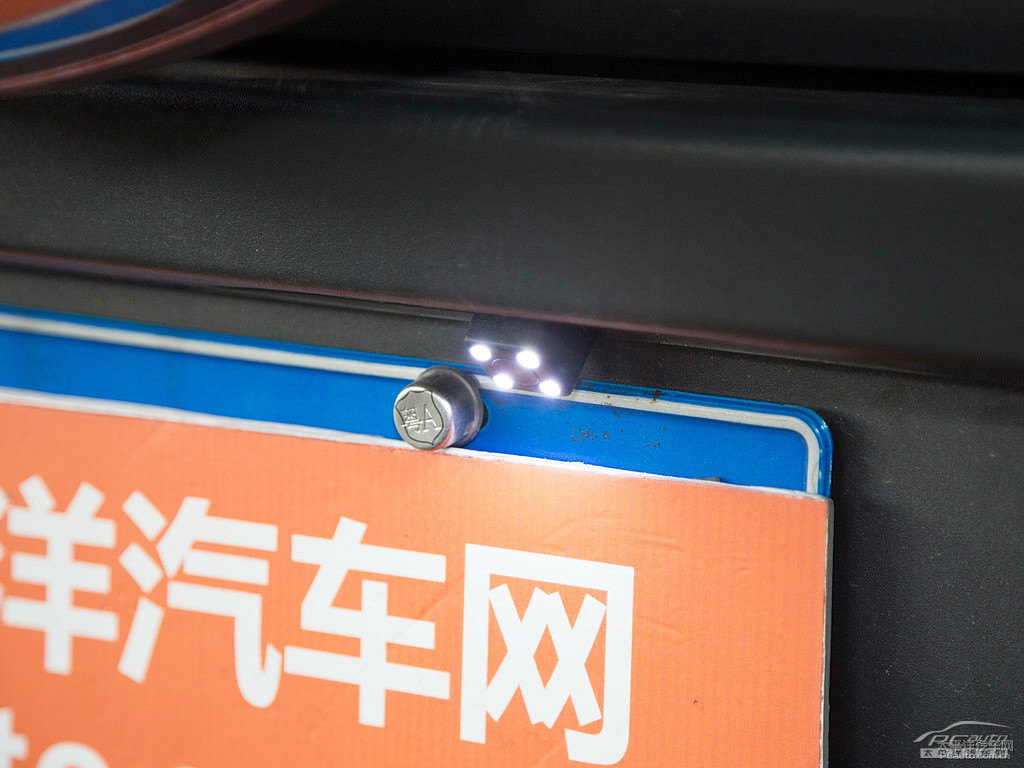 魅影灰翼搏車尾外觀圖片