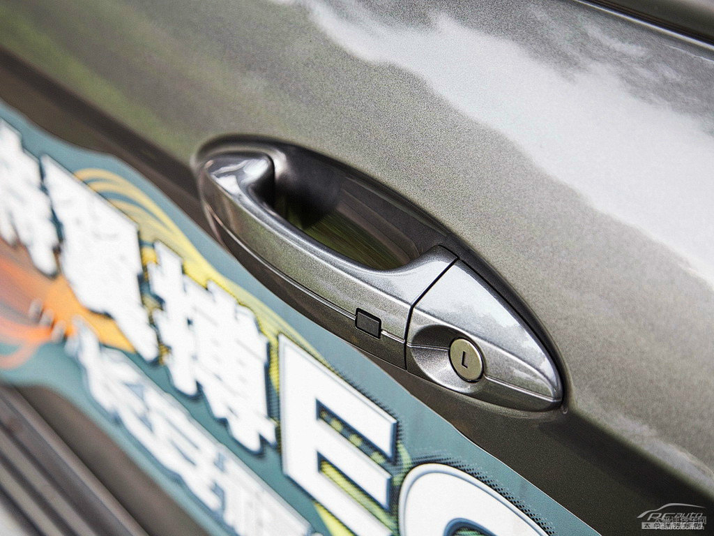 魅影灰翼搏車身外觀圖片