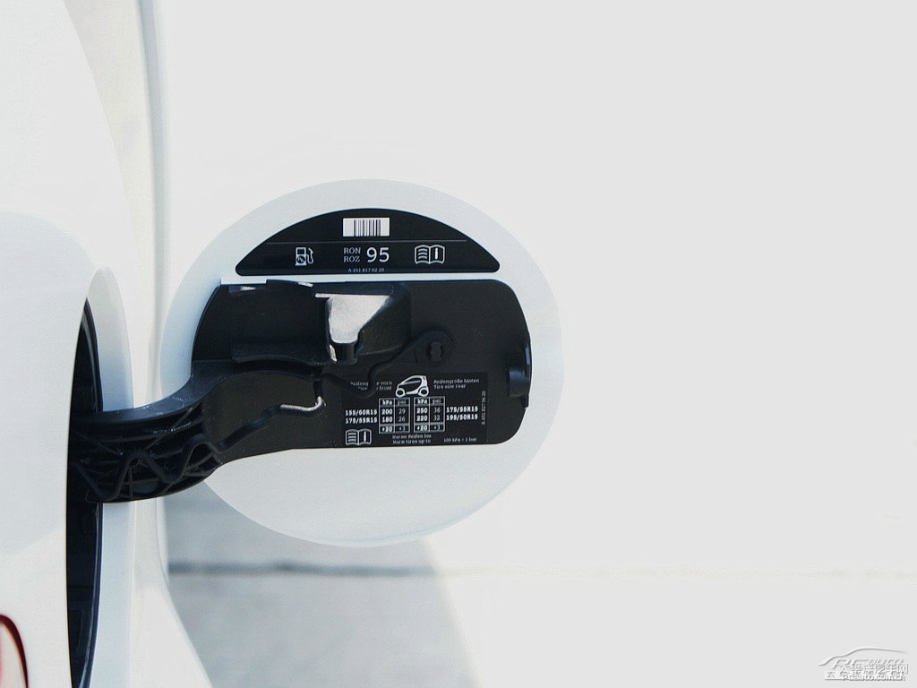 ɫsmart fortwo܇^DƬ