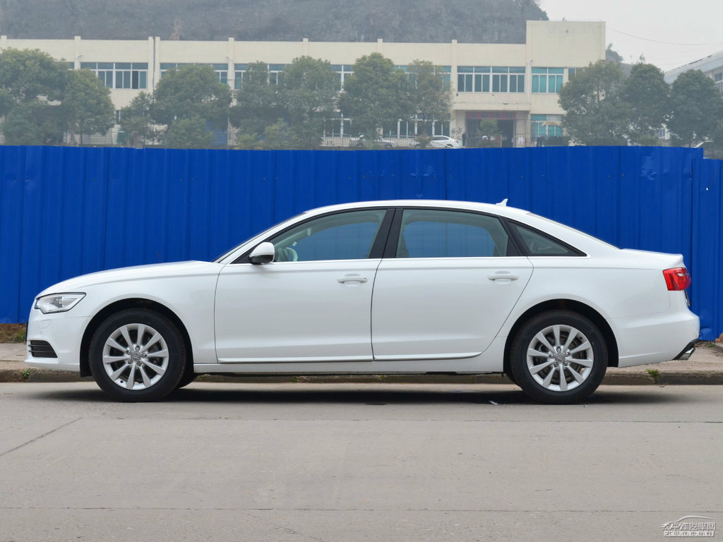 朱鷺白奧迪A6L整車外觀外觀圖片