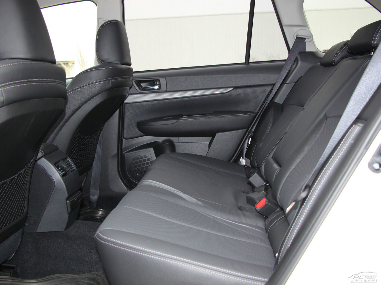 傲虎內(nèi)飾高清大圖