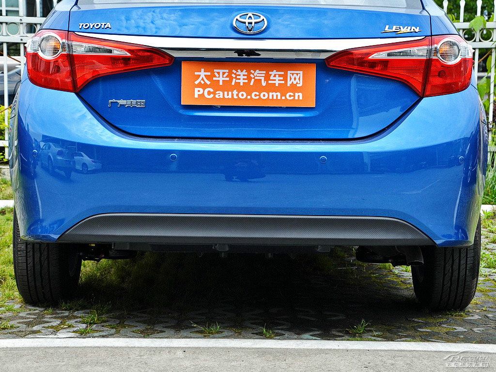 寶石藍(lán)雷凌車尾外觀圖片