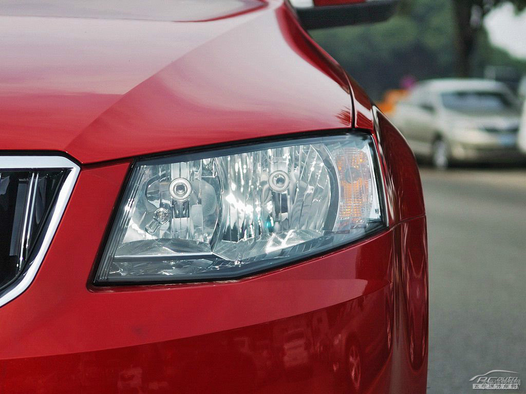 烈焰紅明銳車頭外觀圖片