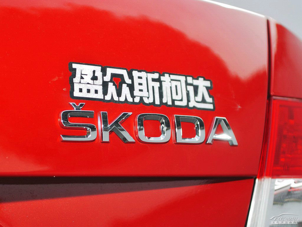 烈焰紅明銳車尾外觀圖片