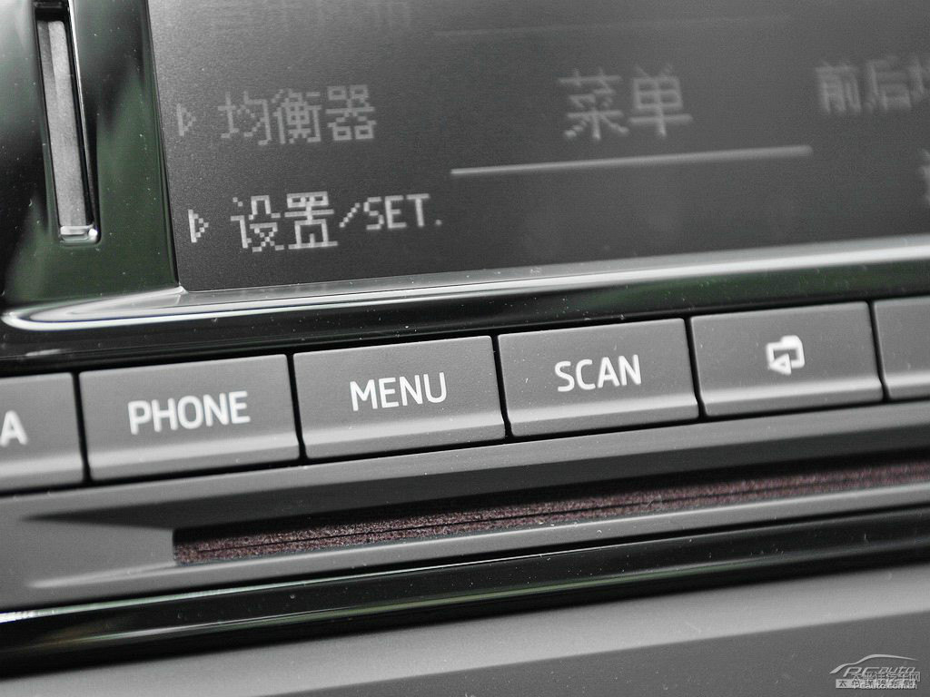 烈焰紅明銳中控內(nèi)飾圖片