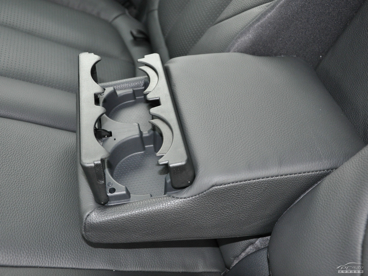 納智捷大7 SUV空間高清大圖