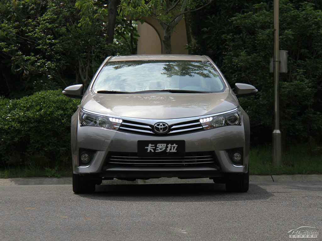 鉑青銅色卡羅拉車(chē)頭外觀圖片