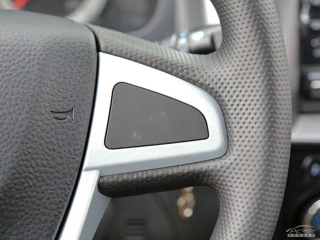 利亞納A6內(nèi)飾高清大圖