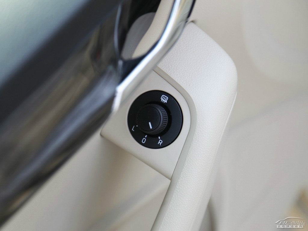 流光金明銳車廂內(nèi)飾圖片