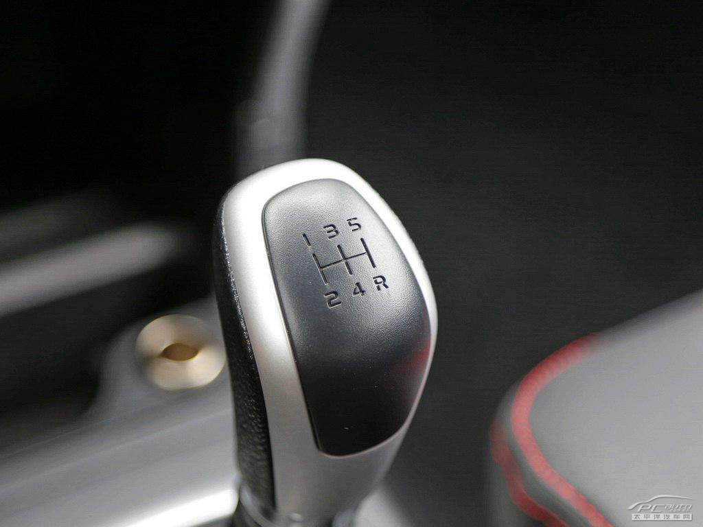 利亞納A6內(nèi)飾高清大圖