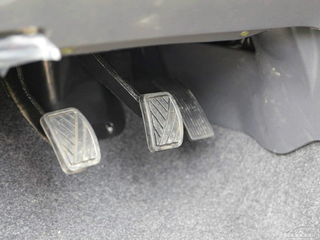 利亞納A6內(nèi)飾高清大圖