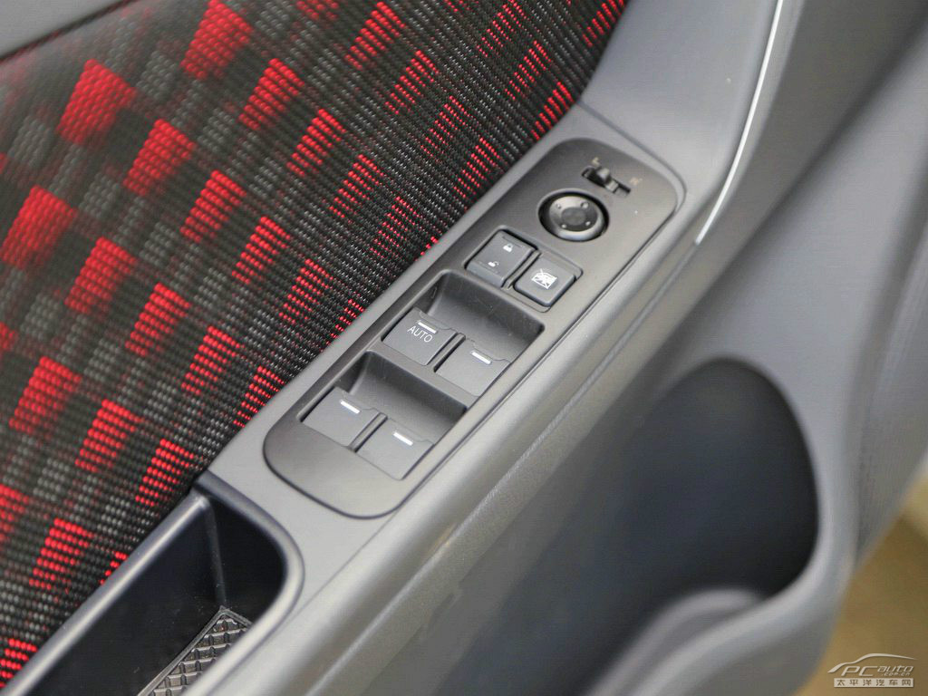 利亞納A6內飾高清大圖