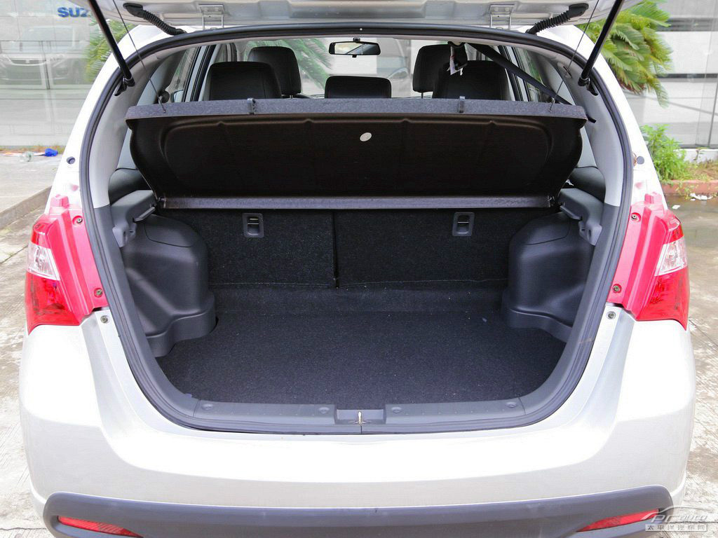 利亞納A6空間高清大圖