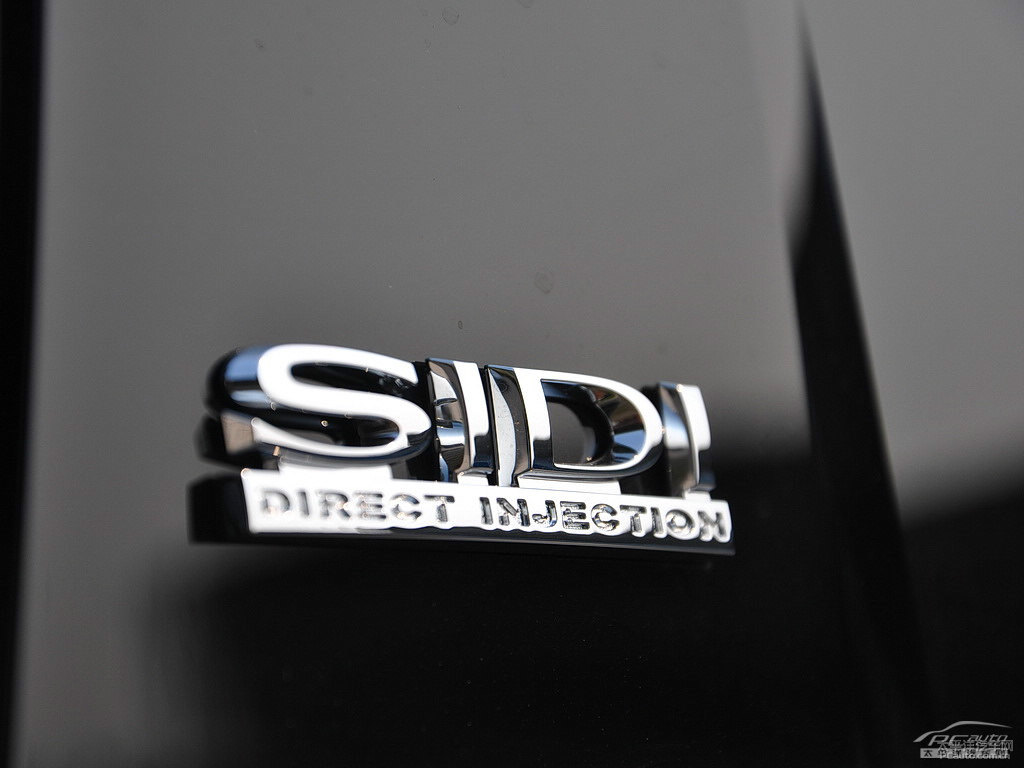 琥珀金別克GL8車身外觀圖片