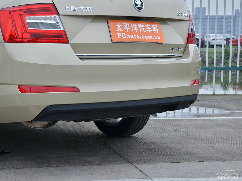 流光金明銳車尾外觀圖片
