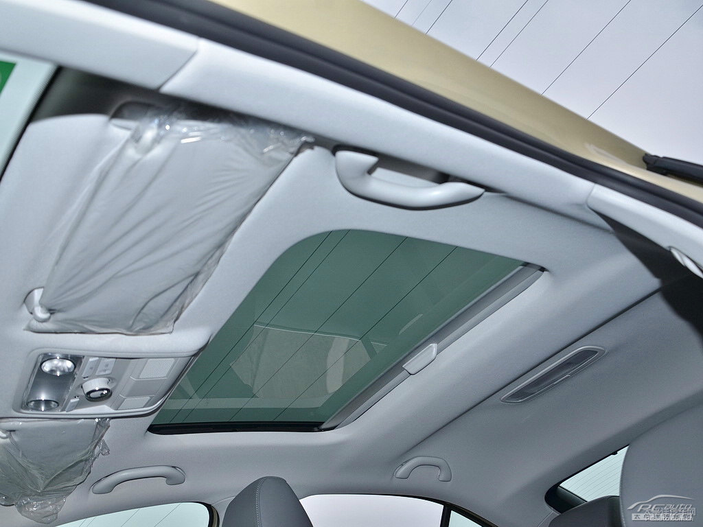 流光金明銳車廂內飾圖片