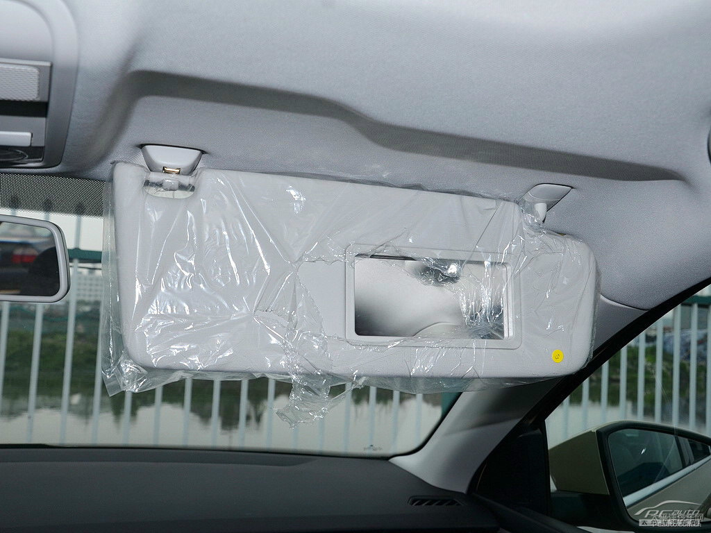 流光金明銳車廂內(nèi)飾圖片